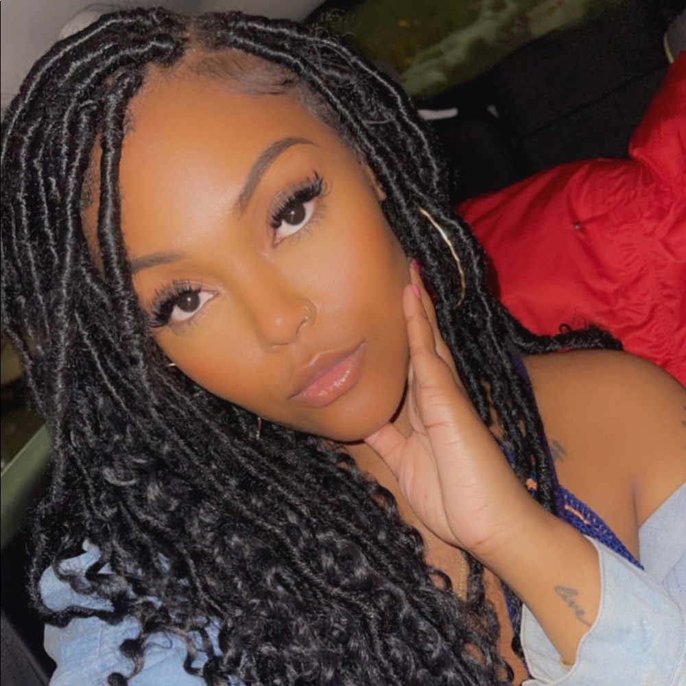 Meet your Posher, Mocahonntas